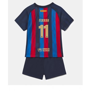 Barcelona Ferran Torres #11 kläder Barn 2022-23 Hemmatröja Kortärmad (+ korta byxor)